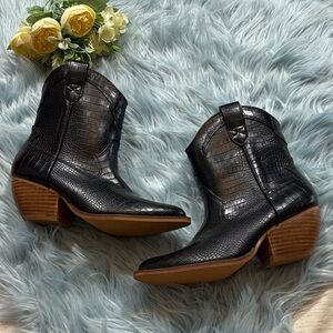 NEW ARIDER GIRL Black Snake Embossed Boots sz 6.5